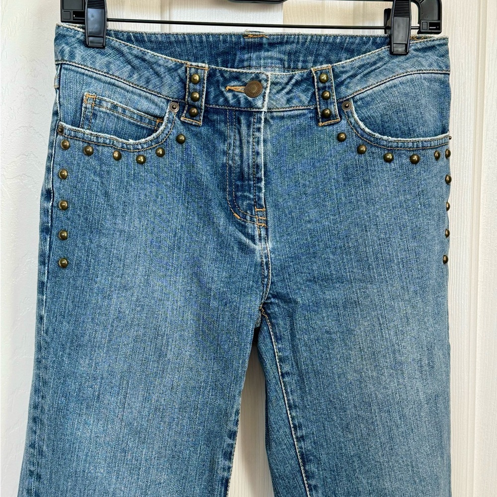 Petite INC straight leg jeans in excellent condition. embellished buttons.